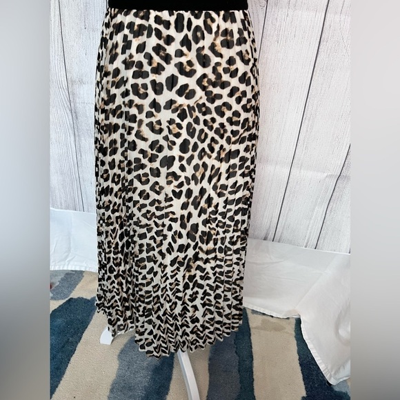 𝅺WOMEN’S DKNY leopard maxi shirt, XS - Picture 5 of 5